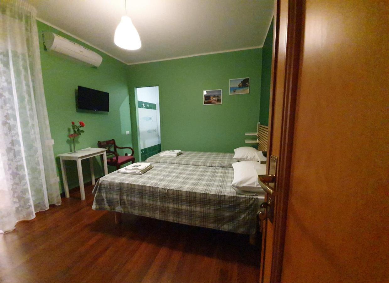 Acquamarina Hotell Civitavecchia Exteriör bild